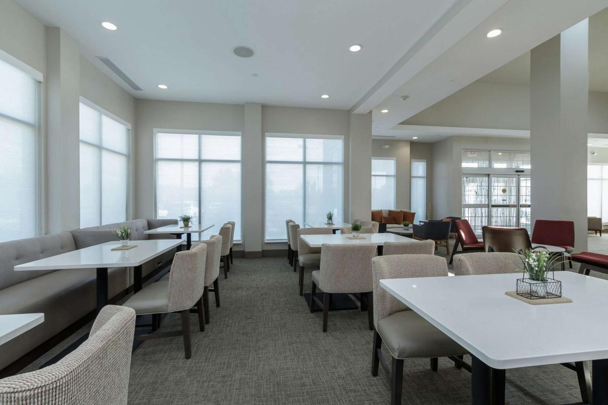 Hilton Garden Inn Элкхарт Экстерьер фото