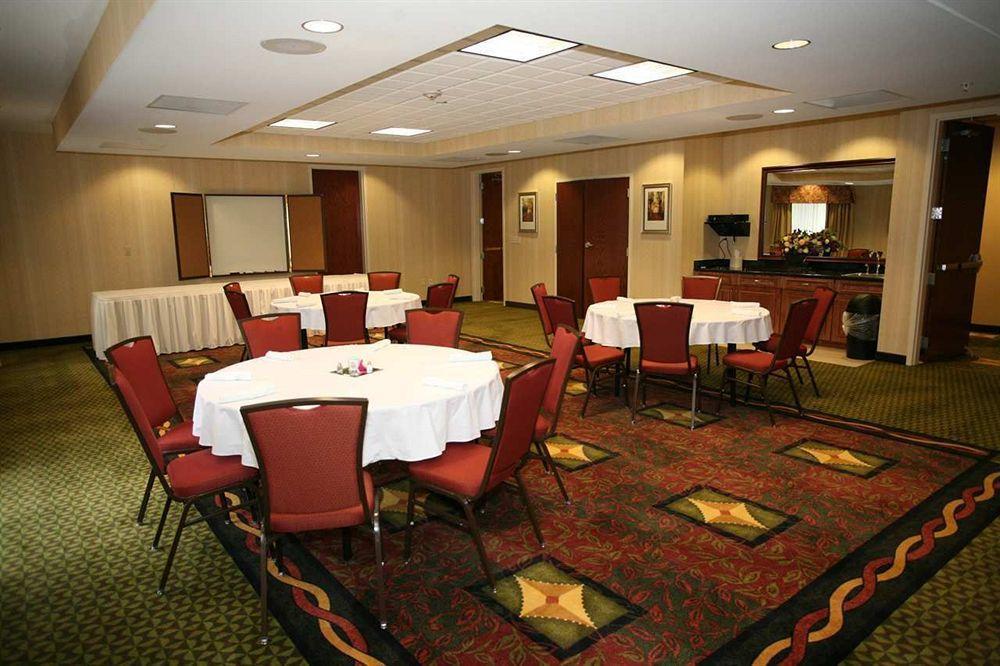 Hilton Garden Inn Элкхарт Экстерьер фото