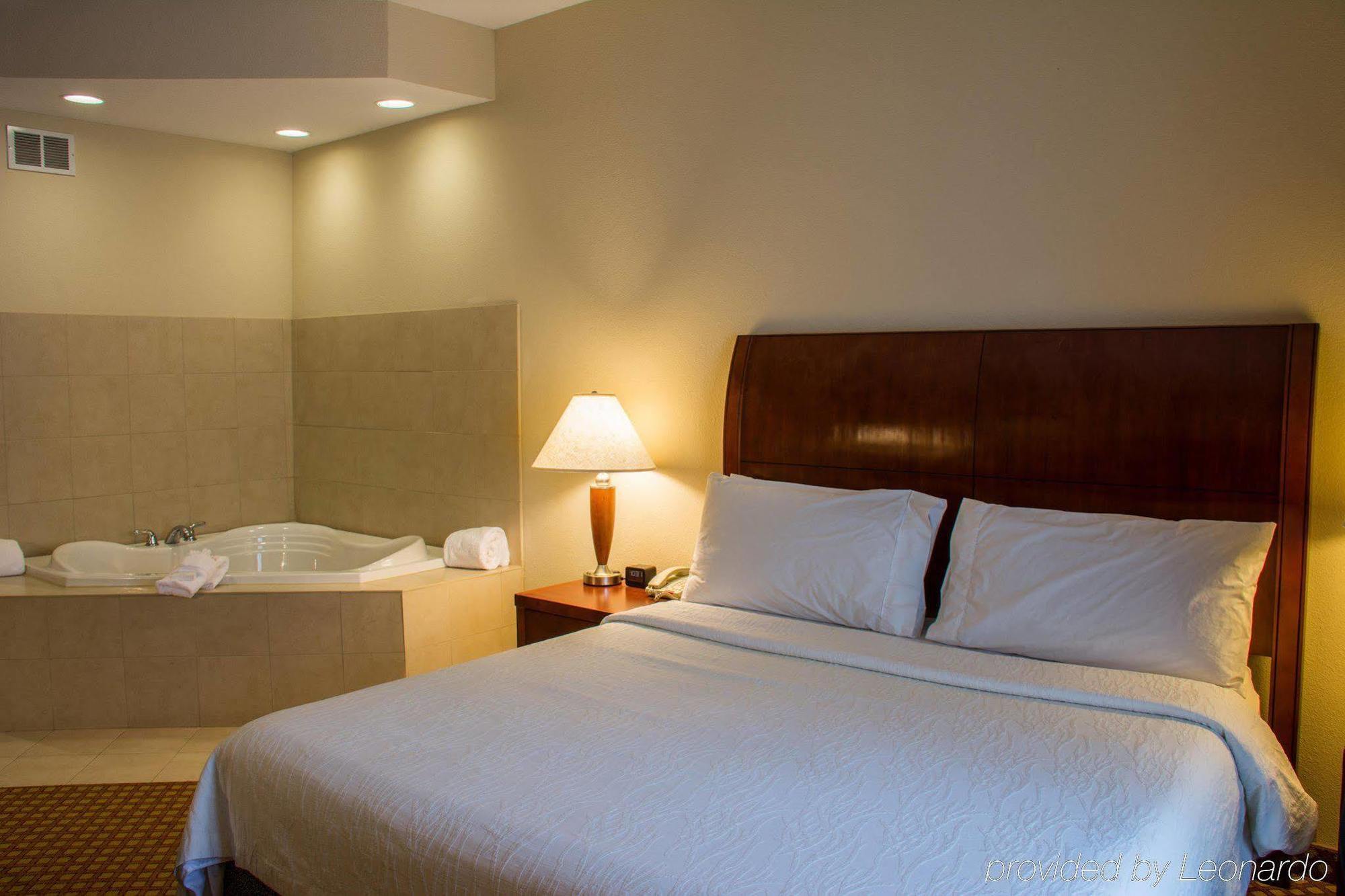 Hilton Garden Inn Элкхарт Экстерьер фото
